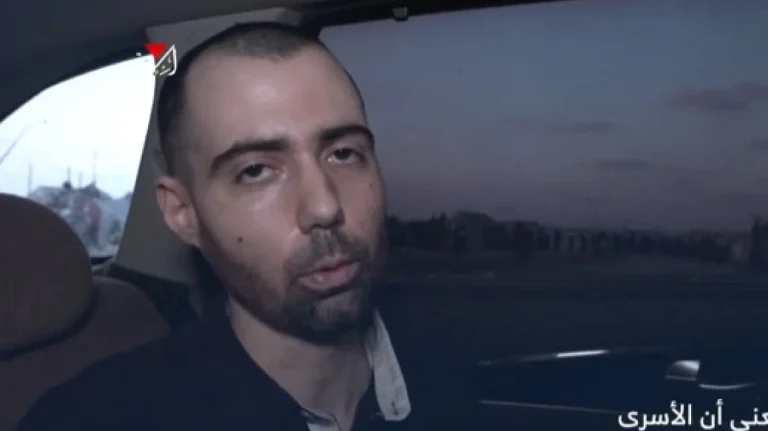 Στη δημοσιότητα νέο βίντεο της Χαμάς στο οποίο εμφανίζονται δύο Ισραηλινοί όμηροι