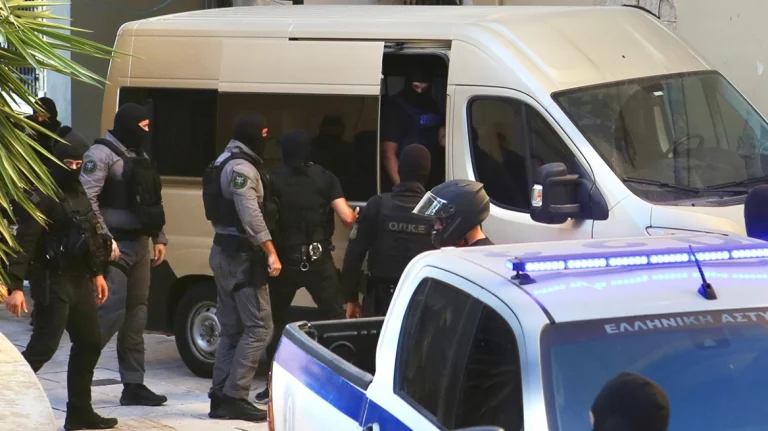 Αποκαλυπτικοί διάλογοι της κρητικής μαφίας με φόντο τις επιχειρήσεις της ΕΛΑΣ: «Να κατέεις ότι η γκόμενα γαστρώνεται»