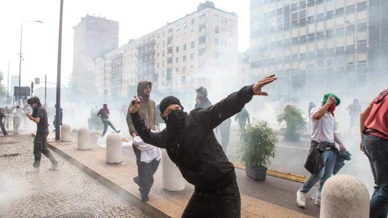 Ιταλία: Απεργία αλληλεγγύης στην Παλαιστίνη – Δείτε εικόνες