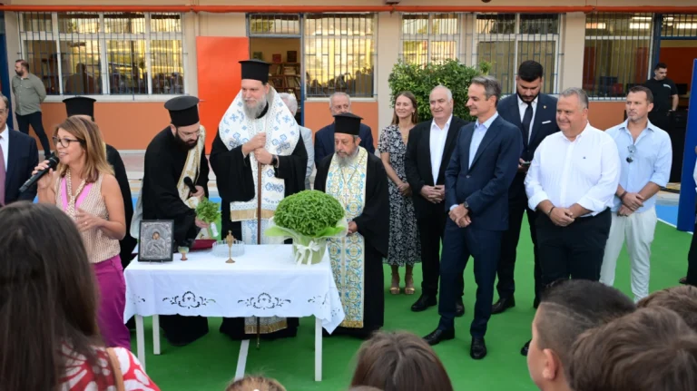 Στο 8ο Δημοτικό Νέας Φιλαδέλφειας ο Μητσοτάκης