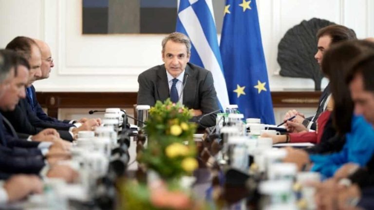 «Πράσινο φως» από το Υπουργικό Συμβούλιο για 20.000 προσλήψεις και μπόνους παραγωγικότητας στο Δημόσιο