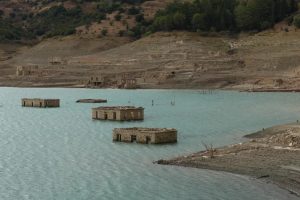 Η λίμνη Μόρνου εκπέμπει «SOS» – Σε ιστορικά χαμηλά η στάθμη λόγω λειψυδρίας