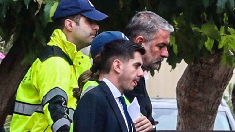 Αφέθηκε ελεύθερος ο Βασίλης Μπισμπίκης – Πήρε αναβολή για τις 8 Οκτωβρίου