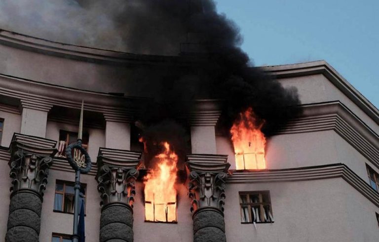 Η Ρωσία χτύπησε την έδρα της κυβέρνησης της Ουκρανίας με πάνω από 800 drones
