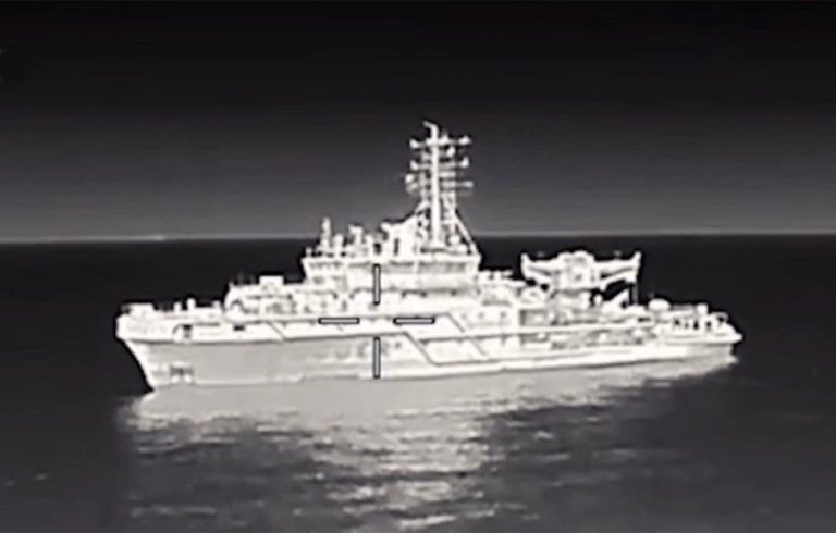 Η Ουκρανία κατέστρεψε ρωσικό πολεμικό πλοίο στη Μαύρη Θάλασσα (βίντεο)