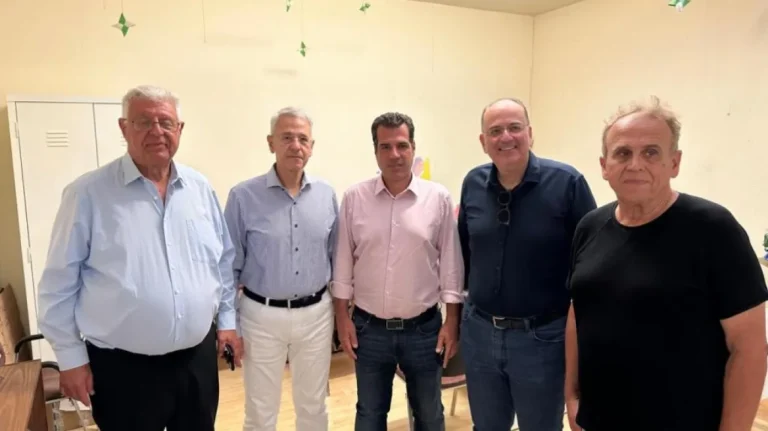 Πλεύρης: Επισκέψεις σε δομές φιλοξενίας μεταναστών με μήνυμα «φυλακή ή επιστροφή»