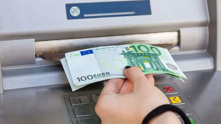 ΟΠΕΚΑ: Πληρώνονται τα 18 επιδόματα