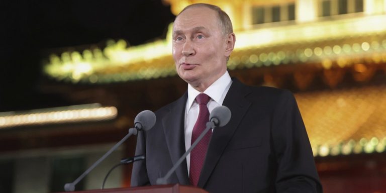 Ο Πούτιν δηλώνει έτοιμος για συνάντηση με Ζελένσκι: «Ας έρθει στη Μόσχα»