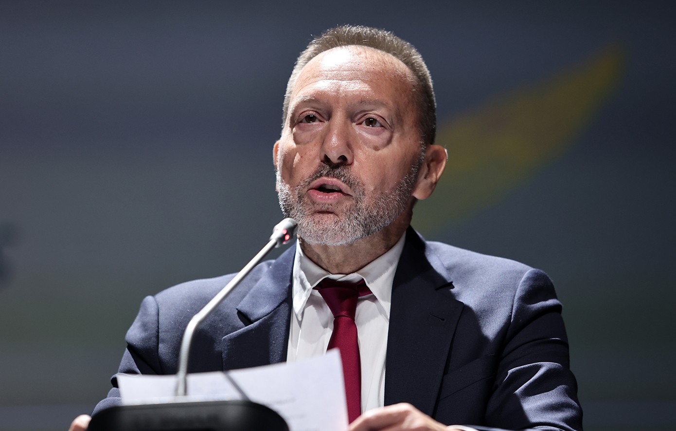 Στουρνάρας: Δεν υπάρχει λεφτόδεντρο – Κίνδυνος χρεοκοπίας εάν αυξηθούν οι μισθοί