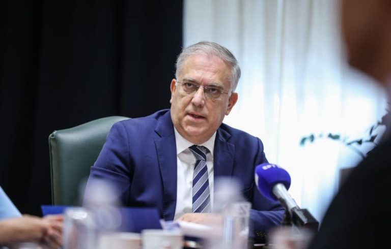 Θεοδωρικάκος για σούπερ μάρκετ: Οι έλεγχοι θα συνεχιστούν