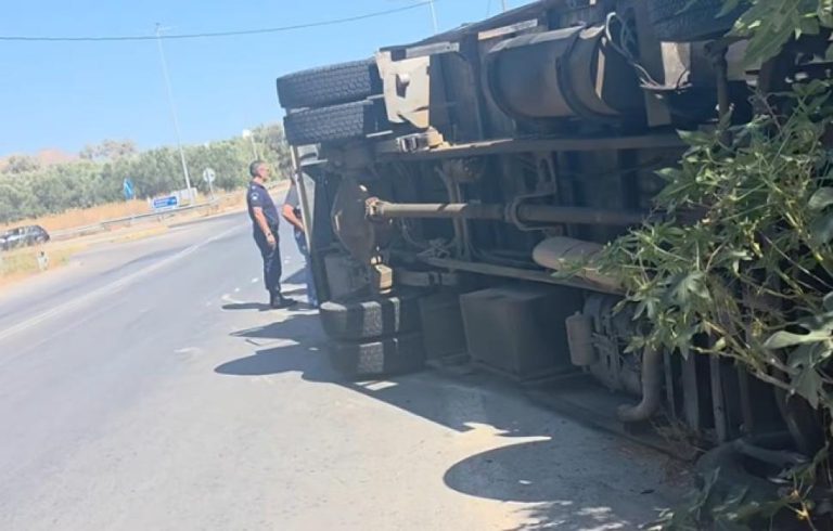 Νέο τροχαίο με φορτηγό που ντεραπάρισε στο Ηράκλειο – Έσπασαν τα φρένα
