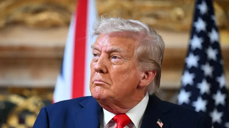 Τραμπ: Συνδέει τον αυτισμό με την παρακεταμόλη και προτείνει στις εγκύους που πονούν να «σφίξουν τα δόντια»