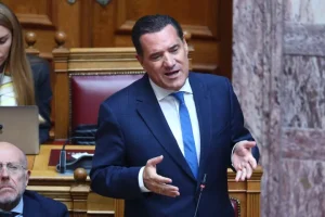 Γεωργιάδης: Σε κανένα κράτος δεν οικειοποιείται μια μερίδα ένα εθνικό σύμβολο όπως ο Άγνωστος Στρατιώτης