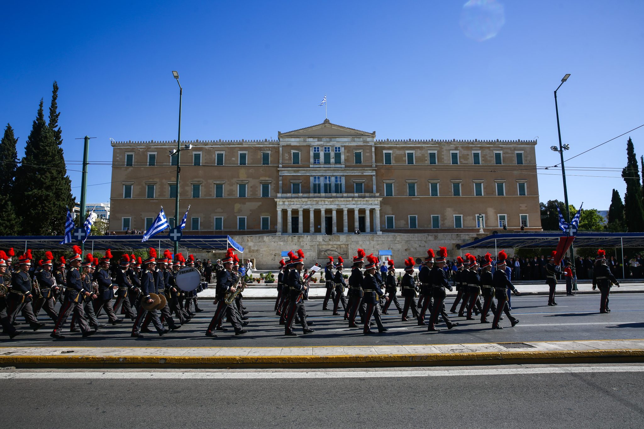 Ολοκληρώθηκε η μαθητική παρέλαση στην Αθήνα – Δείτε εικόνες
