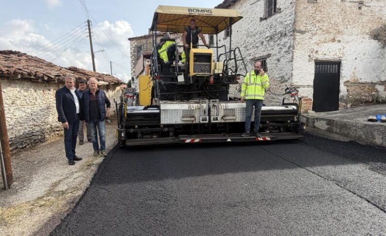 Συνεχίζονται οι ασφαλτοστρώσεις σε χωριά του Δήμου Πολυγύρου