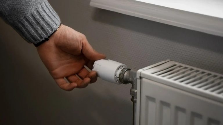 Επίδομα θέρμανσης: Πότε και πώς θα χορηγηθεί για την περίοδο 2025-2026 