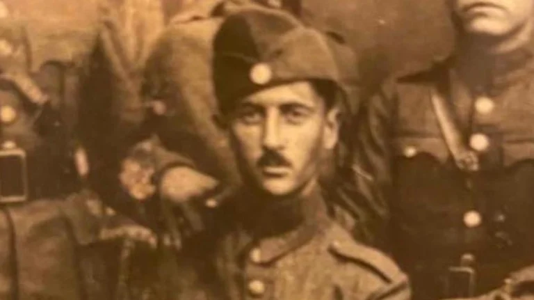 Χατζηδάκης: Συγκίνηση για τον πατέρα του που πολέμησε και τραυματίσθηκε στο ελληνοαλβανικό μέτωπο