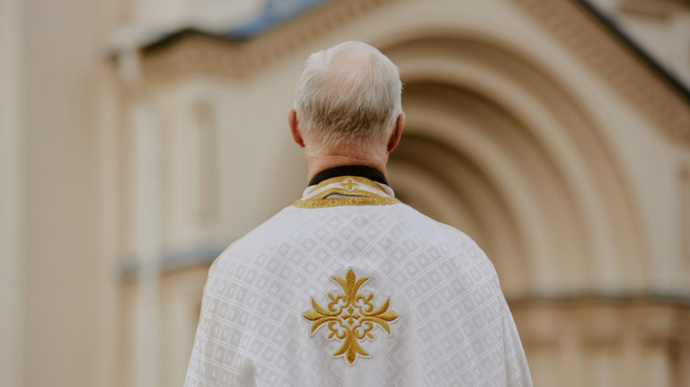 Σοκαριστικές αποκαλύψεις για την Καθολική Εκκλησία: Σχεδόν 4.400 άνθρωποι κακοποιήθηκαν σεξουαλικά από ιερείς στην Ιταλία