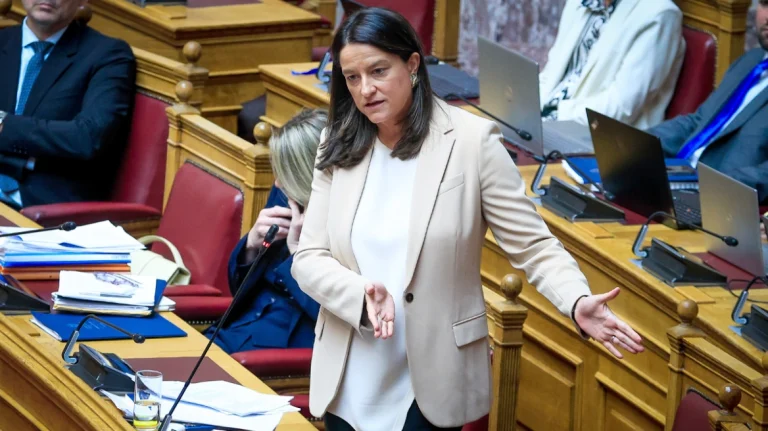 Ψηφίζεται σήμερα το νέο εργασιακό νομοσχέδιο – Το 13ωρο και όλα όσα αλλάζουν