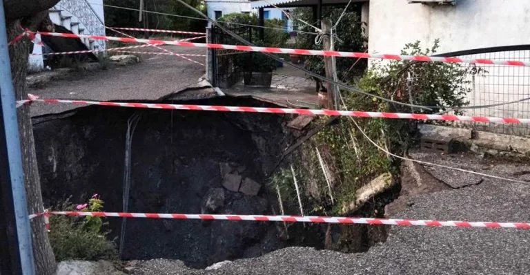 Φυτείες Αιτωλοακαρνανίας: Κρατήρας άνοιξε ανάμεσα σε σπίτια