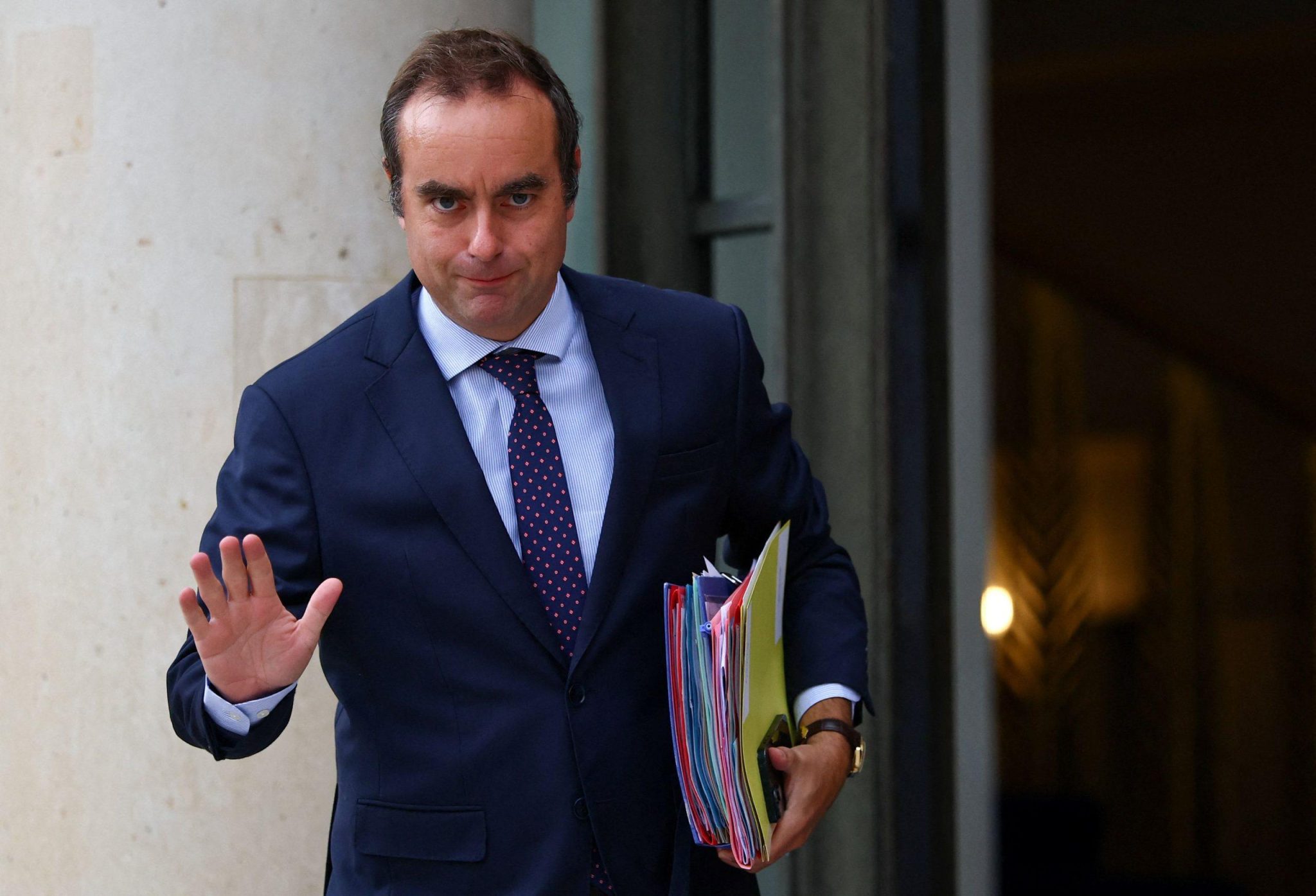 Η παραίτηση Λεκορνί έθεσε στο κόκκινο τις γαλλικές τράπεζες