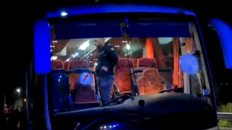 Σοκ στην Ιταλία: Νεκρός οδηγός λεωφορείου σε ενέδρα οπαδών μετά από αγώνα μπάσκετ