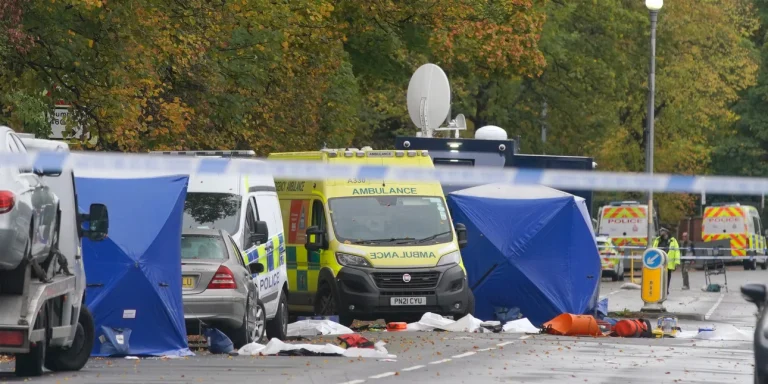 Τρόμος στο Μάντσεστερ: Αστυνομικοί πυροβόλησαν και σκότωσαν ένα από τα θύματα