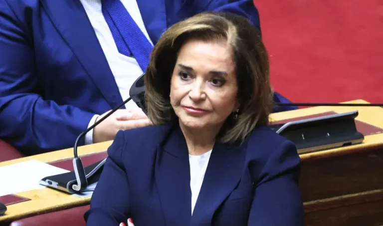 Ντόρα Μπακογιάννη για Τσίπρα: «Οι φουκαράδες οι αριστεροί ελπίζουν να βρουν ξανά έναν αρχηγό»