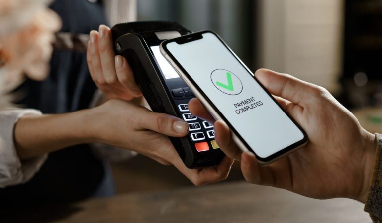 IRIS: Παράταση ενός μήνα για την υποχρεωτική ένταξη στις επιχειρήσεις