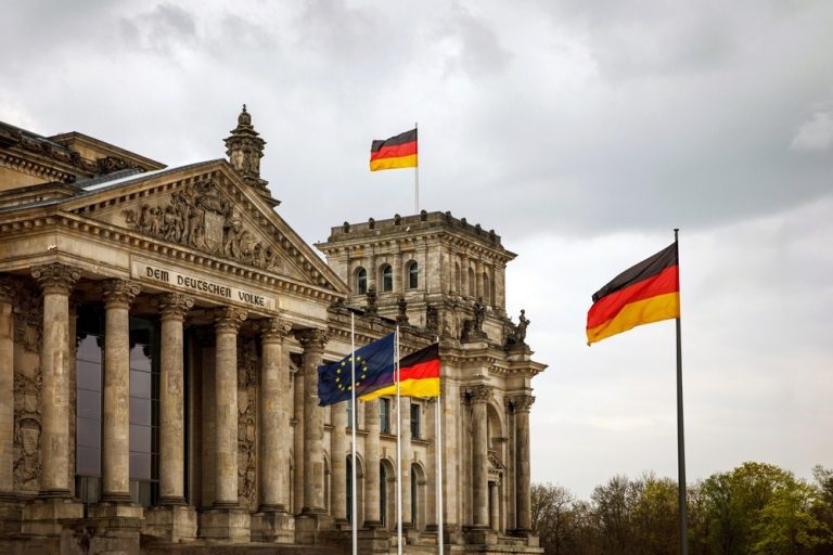 Γερμανία: Στην κορυφή η AfD μαζί με την Χριστιανική Ένωση σε νέα δημοσκόπηση