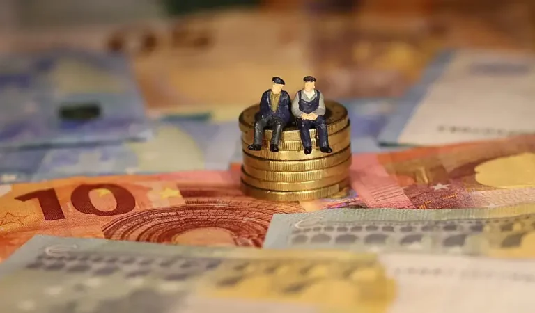 Επίδομα 500 ευρώ: Ποιοι συνταξιούχοι το δικαιούνται και πότε καταβάλλεται