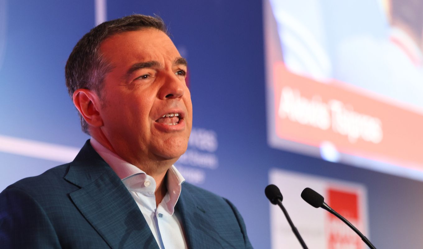 Τσίπρας: Ο κ. Μητσοτάκης μετατρέπει τον Άγνωστο Στρατιώτη σε μνημείο καταστολής