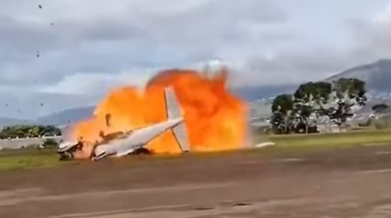 Τρομακτική συντριβή αεροσκάφους μόλις απογειώθηκε