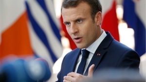 Αποφασίζει σήμερα για πρωθυπουργό ο Μακρόν