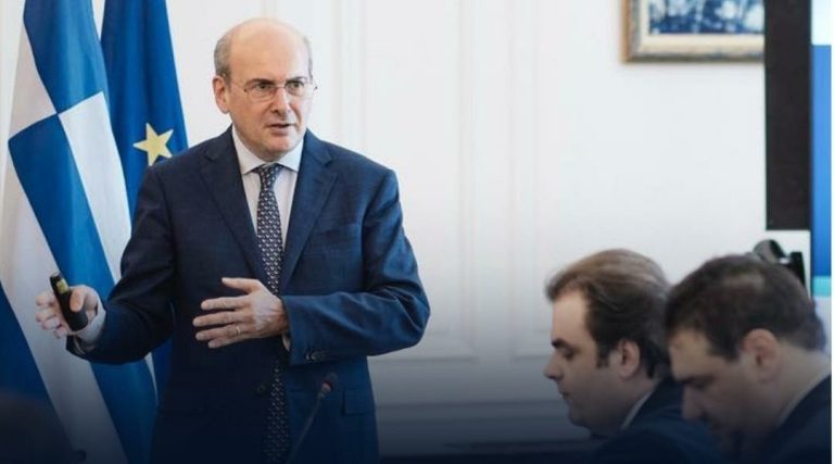 Χατζηδάκης: Δίνουμε τη μάχη με το βαθύ κράτος με έργα, όχι στα λόγια