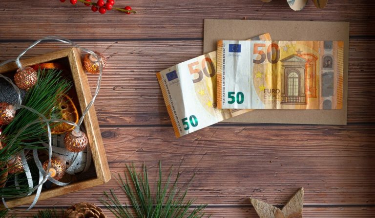 Δώρο Χριστουγέννων 2025: Ανατροπή με την ημερομηνία καταβολής