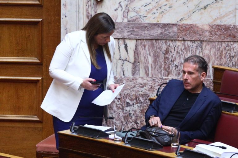 Κωνσταντοπούλου για Καραναστάση: «Η Πλεύση χάνει τον πιο πολύτιμο πυλώνα της»