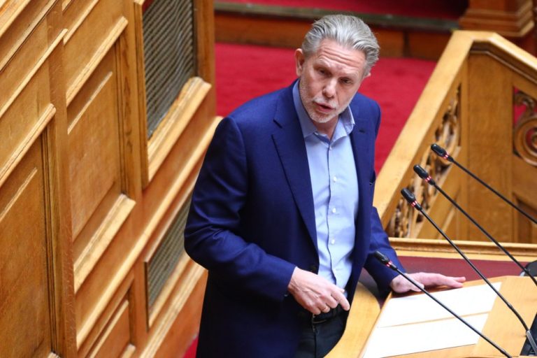 Γερουλάνος: «Στο ΠΑΣΟΚ δεν έχουμε «έκρηξη δημοκρατίας, χρειάζονται αλλαγές στο κόμμα»