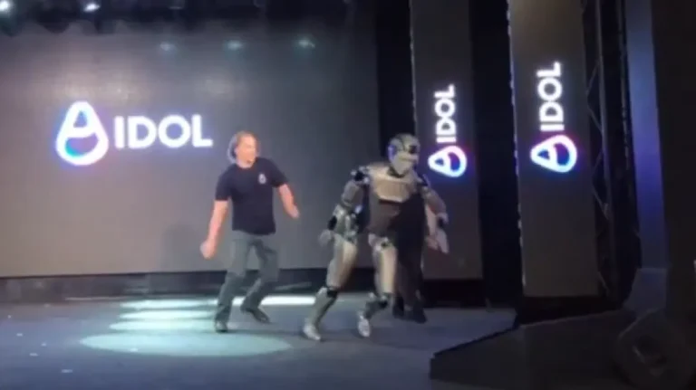 Επικό φιάσκο σε παρουσίαση ρομπότ με ΑΙ – Τρέκλισε και κατέληξε στο πάτωμα – Δείτε βίντεο