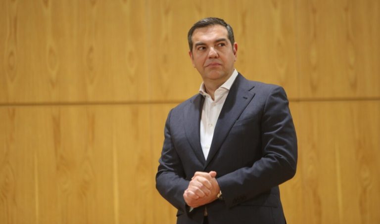 Τσίπρας για τη Συμφωνία των Πρεσπών: «Θα πέσει η κυβέρνηση για ένα κωλοόνομα;»