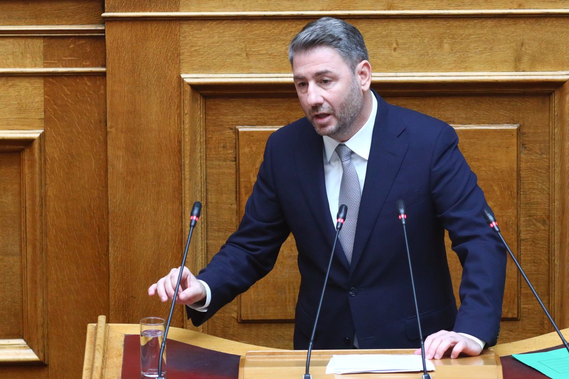 Ανδρουλάκης για ακρίβεια: Ενώ τα ολιγοπώλια θησαυρίζουν, η κυβέρνηση πετά χαρταετό