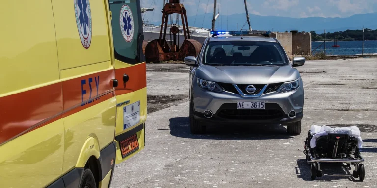 Σοκαριστικό περιστατικό στο φέρι μποτ Πέραμα-Παλούκια: Άγριος ξυλοδαρμός γυναίκας από τον σύζυγό της 