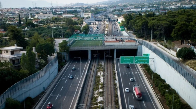Αττική Οδός: Δυο οδηγοί μηχανών έτρεχαν με πάνω από 250 χλμ