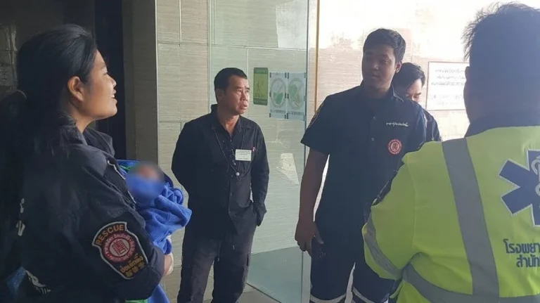 Φρίκη στην Ταϊλάνδη: Νεογέννητο βρέφος βρέθηκε ζωντανό μέσα σε καζανάκι