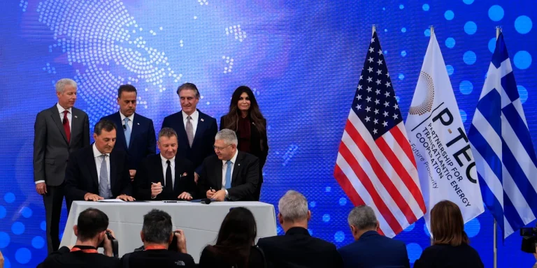 ExxonMobil, Energean και Helleniq Energy υπέγραψαν συμφωνία για τους υδρογονάνθρακες