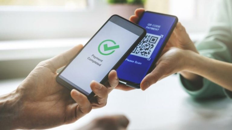 Αλλάζει ο τρόπος πληρωμών και αποδείξεων – Υποχρεωτικό γίνεται το IRIS 