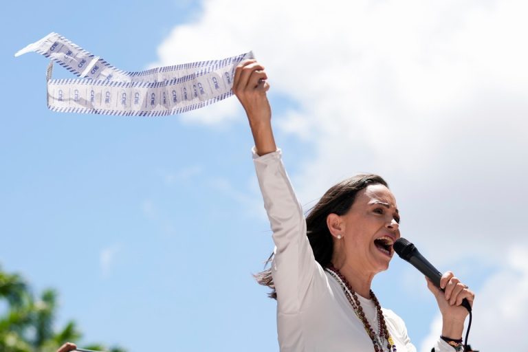 Βενεζουέλα: Η Ματσάδο θα θεωρηθεί φυγόδικη αν πάει να παραλάβει το Νόμπελ Ειρήνης