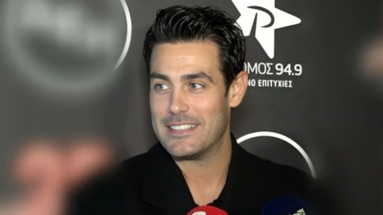 Κώστας Μαρτάκης: «Θαυμάστρια έκανε τατουάζ το πρόσωπό μου στην πλάτη της»