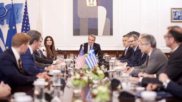 Μητσοτάκης προς τους υπουργούς Εσωτερικών και Ενέργειας των ΗΠΑ: Φυσική πύλη για το αμερικανικό LNG η Ελλάδα