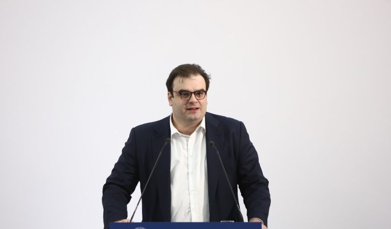 Στη Βουλή το οριστικό σχέδιο του νέου προϋπολογισμού – Τι περιλαμβάνει